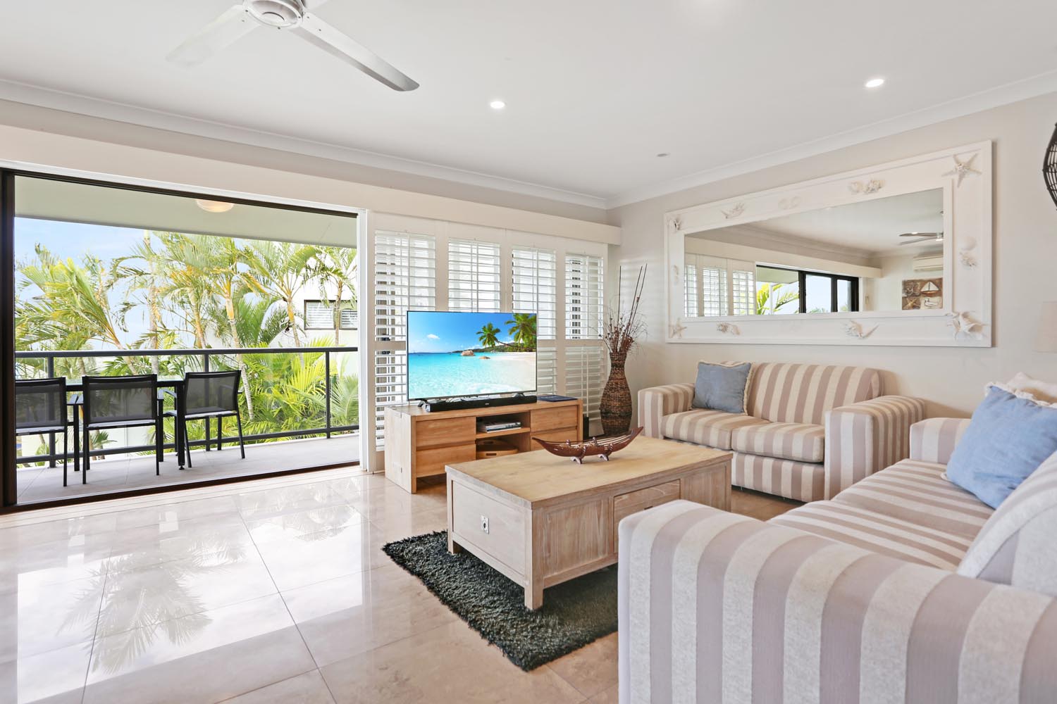 Noosa Shores Resort 2 bed Deluxe loungeroom