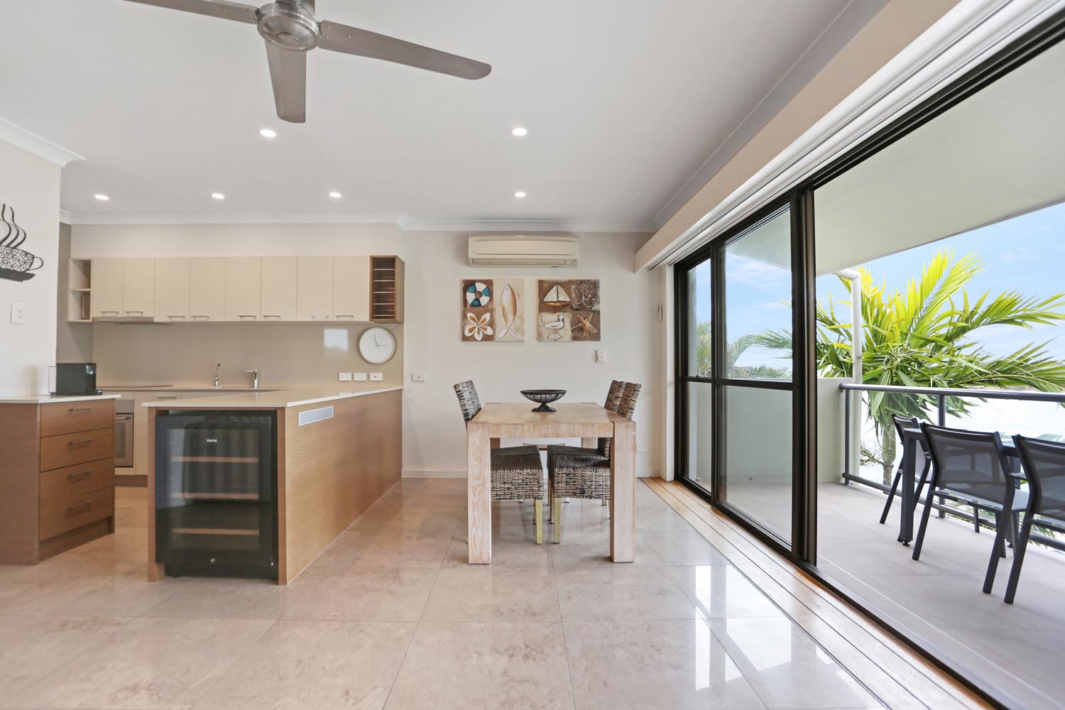 Noosa Shores Resort 2 bed Deluxe living area