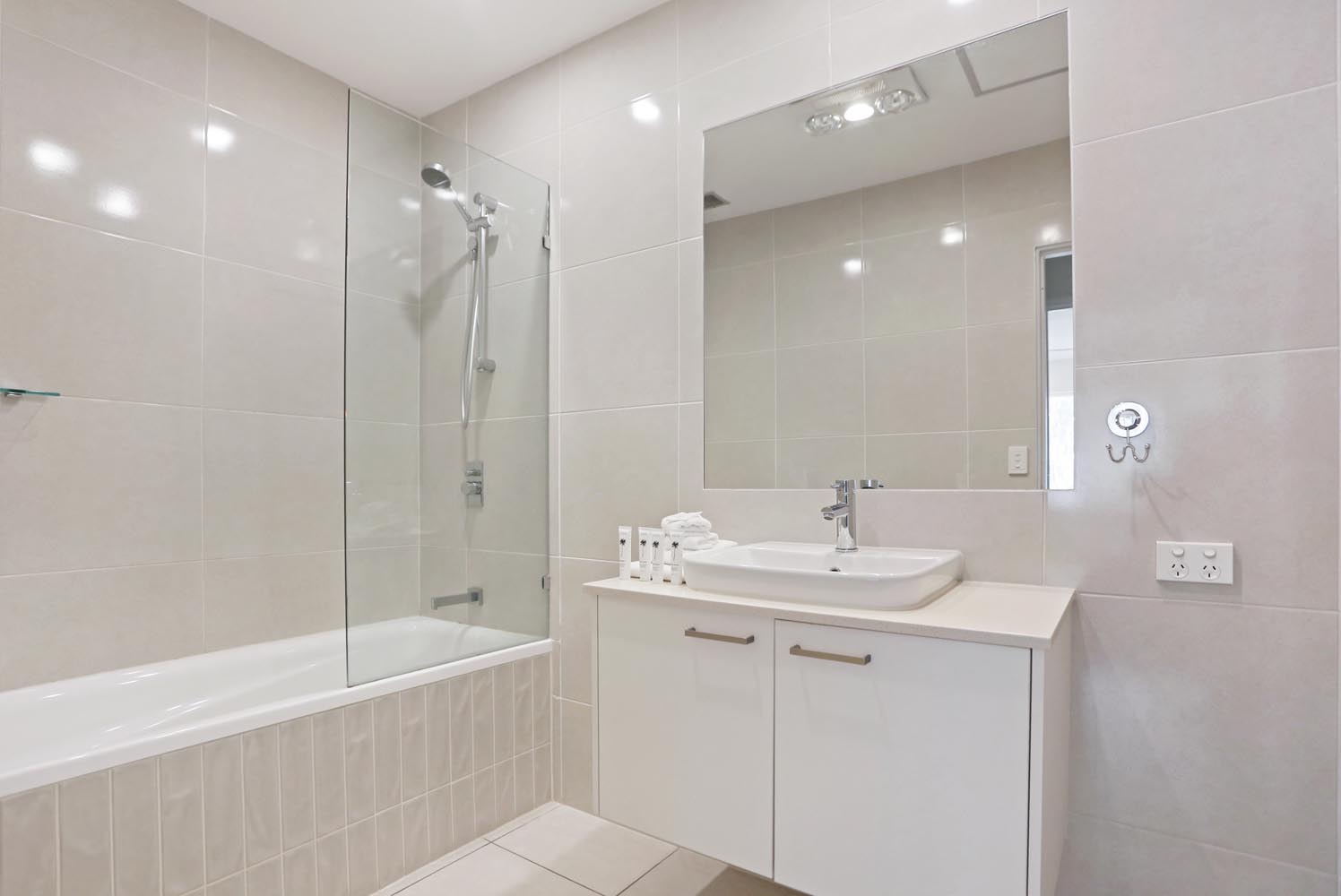 Noosa Shores Resort Deluxe Bathroom