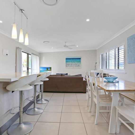 Noosa Shores Resort Deluxe kitchen